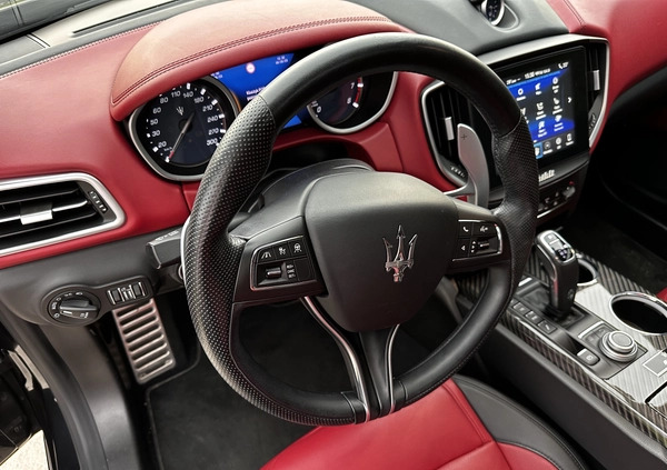 Maserati Ghibli cena 269000 przebieg: 29800, rok produkcji 2020 z Rzeszów małe 232